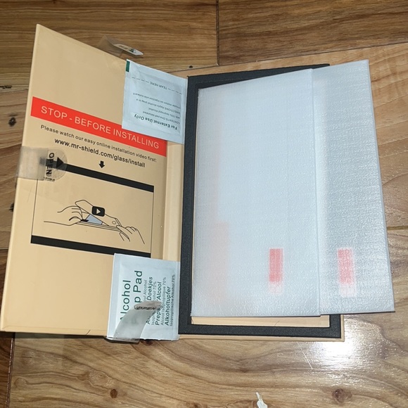 iPhone X /IPhone XS /IPhone 10 Glass Screen Protector - Picture 3 of 3